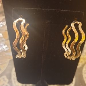 Open Wave Hoop Esrrings